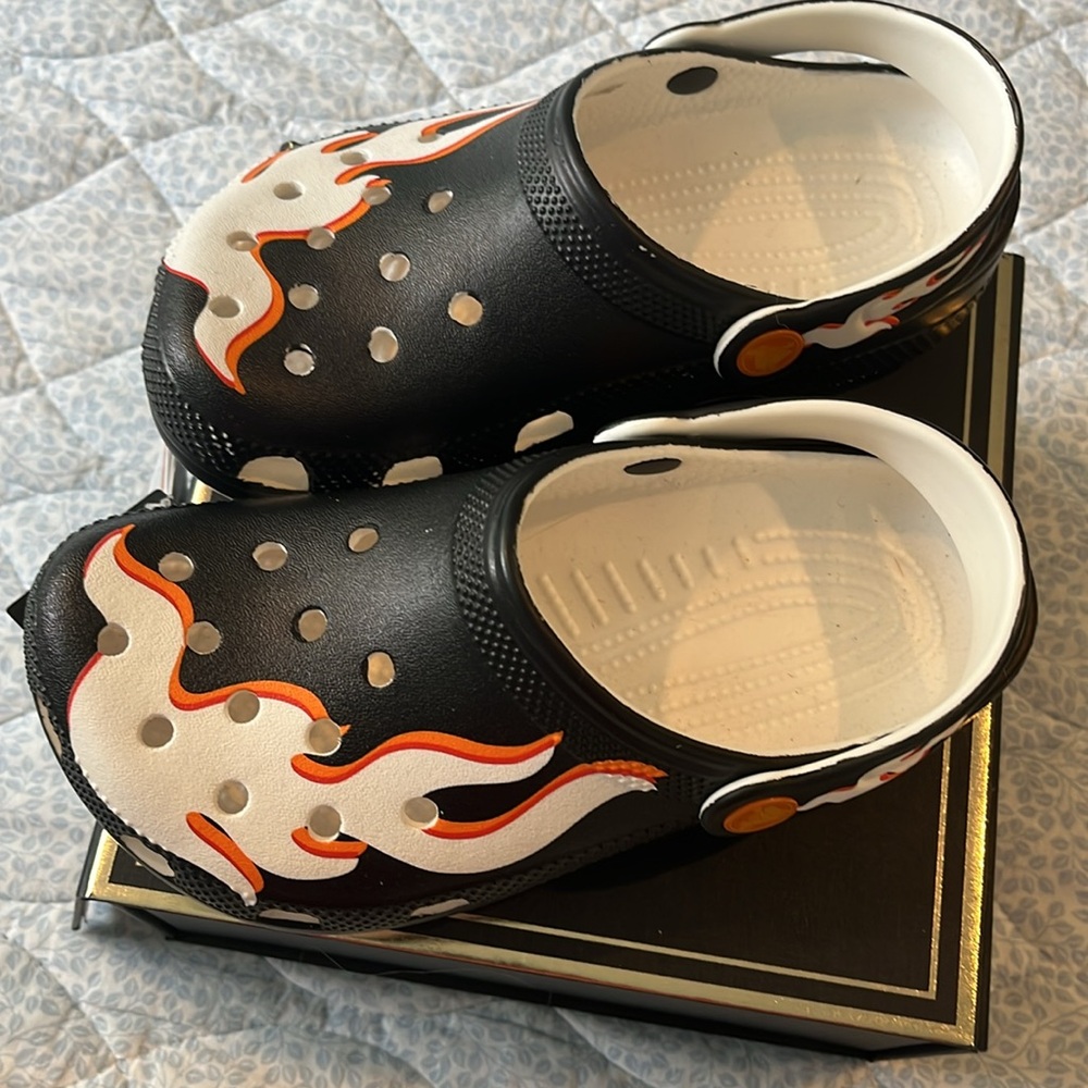 CROCS Kids Black Slippers with Orange Flame Design - Picture 5 of 8